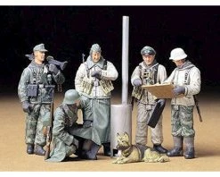 Tamiya 1/35 German Soldiers At Field Briefing