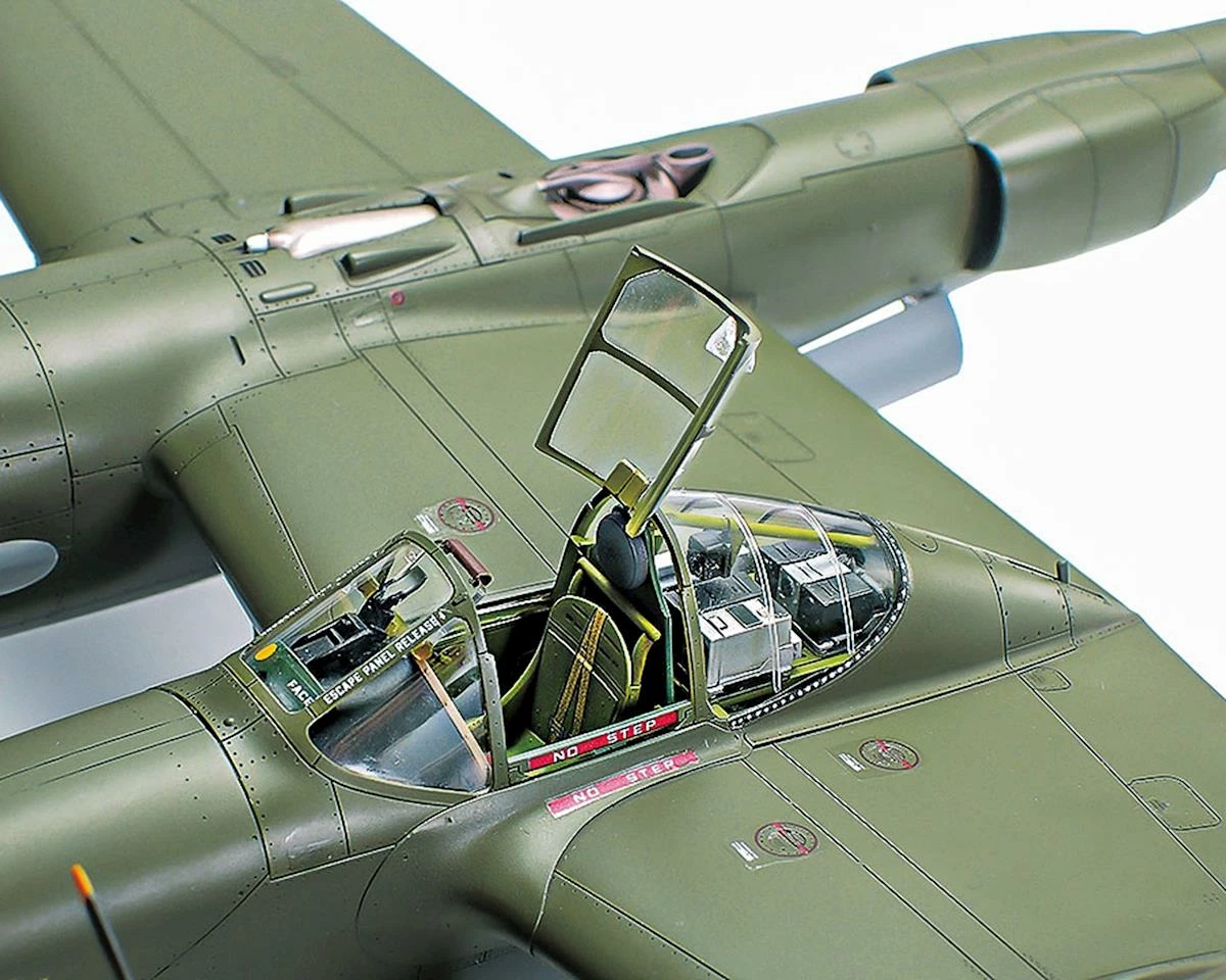 Tamiya 1/48 Lockheed P-38 F/G Lightning Airplane Model - Image 3